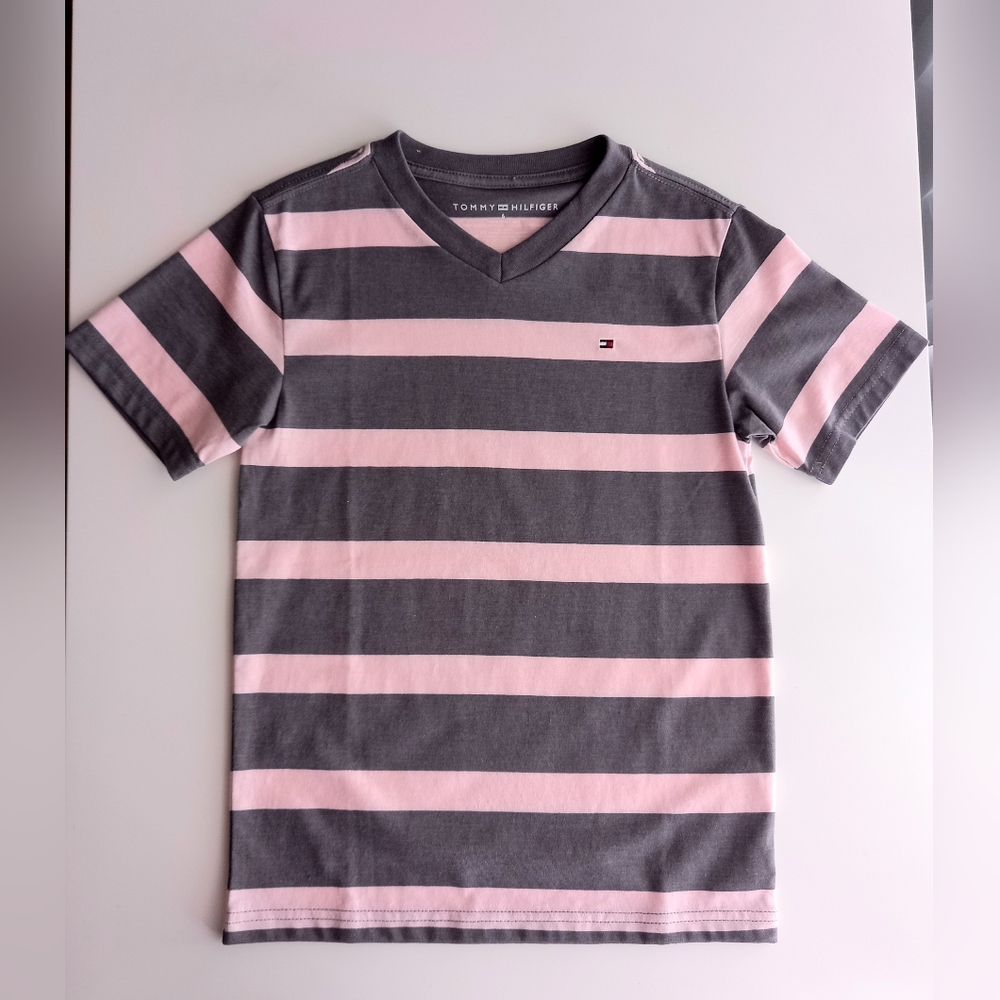Tommy Hilfiger kid's t-shirt (NWOT)